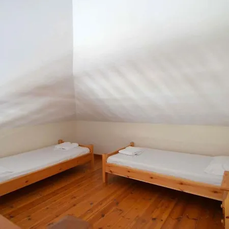 Anna's ארגוסטולי